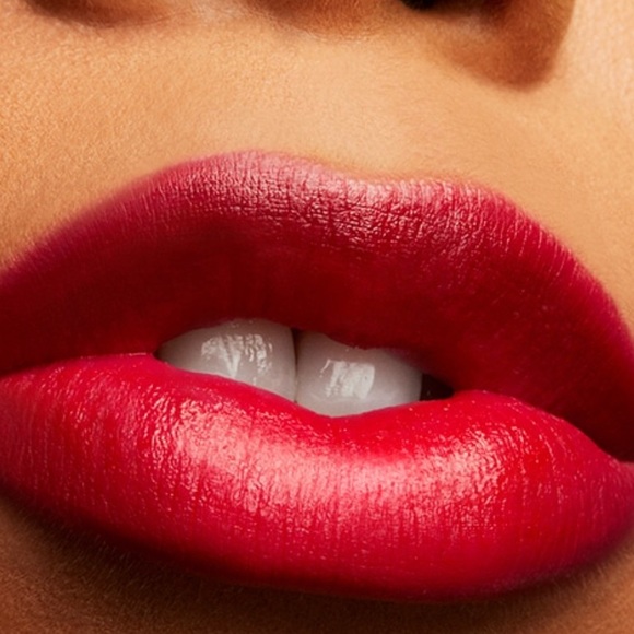 NWT MAC LOVE ME Lipstick-428 GIVE ME FEVER - Picture 5 of 8